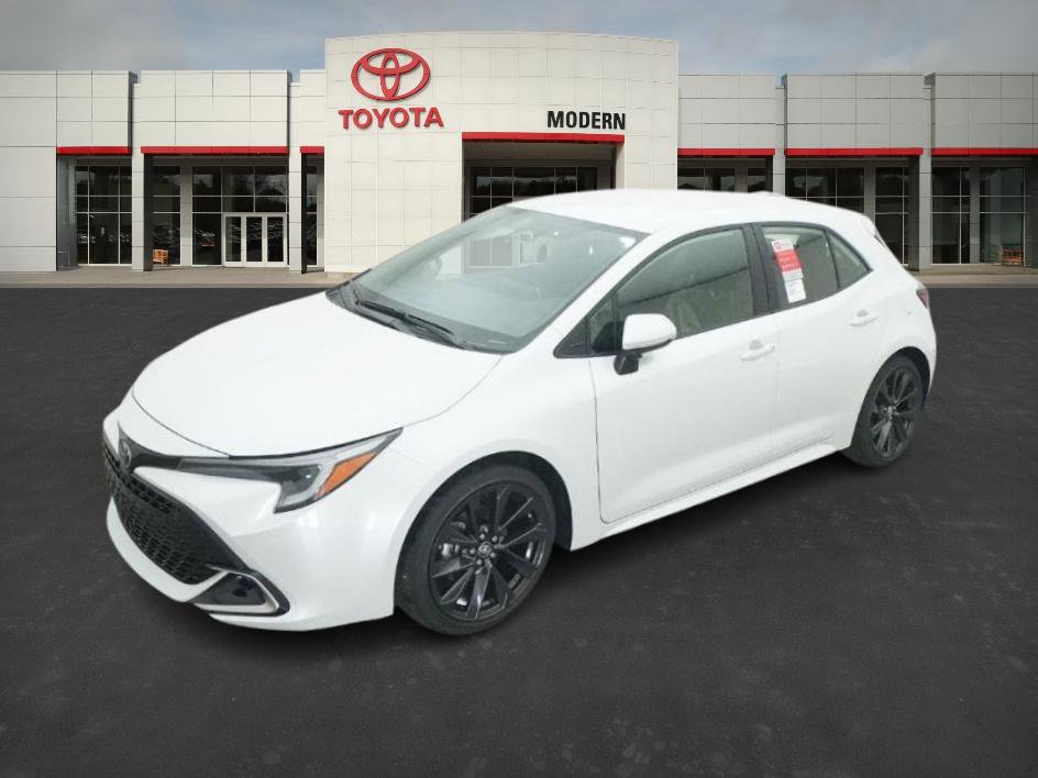 2025 Toyota Corolla Hatchback XSE's photo