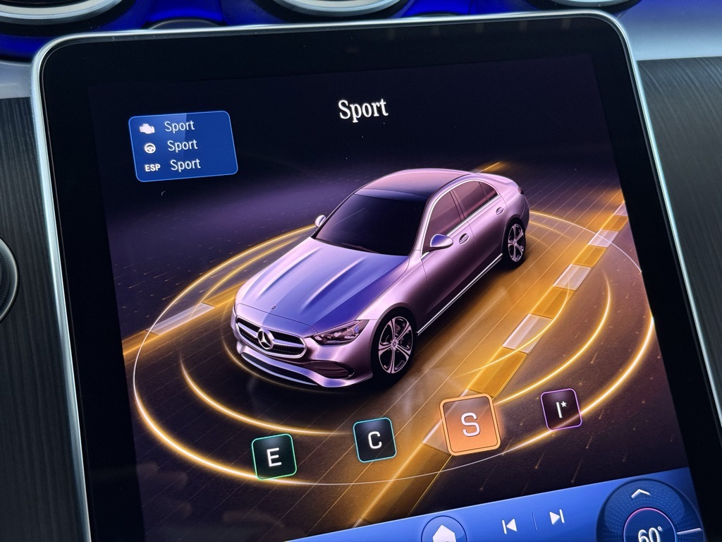 2025 Mercedes Benz C 300 photo 4