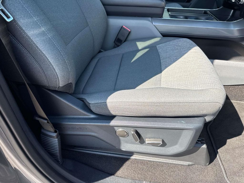 2021 Ford F-150 XLT photo 11