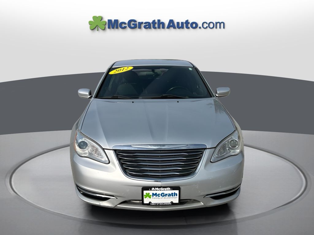 2012 Chrysler 200 Touring photo 2