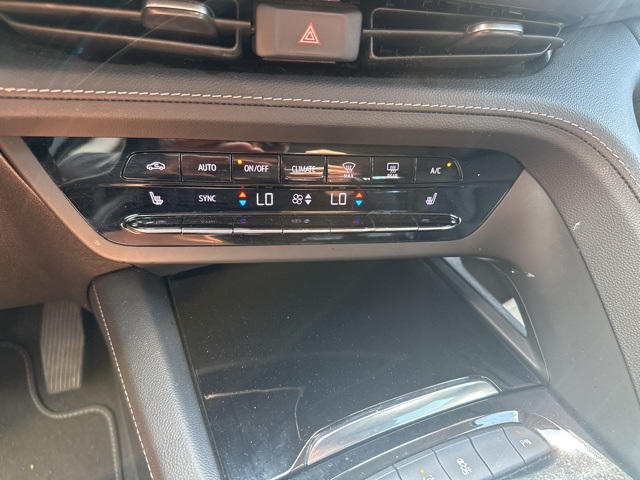 2023 Buick Envision Essence photo 28
