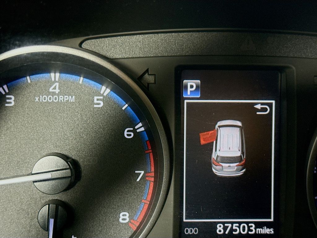 2018 Toyota RAV4 XLE photo 10