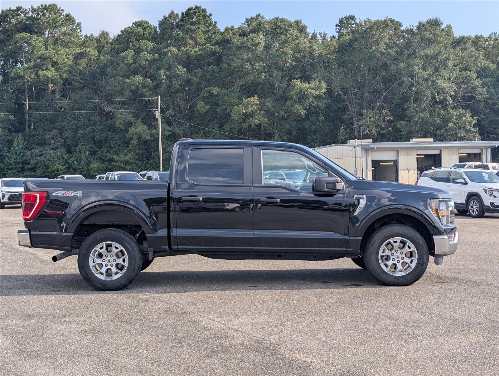 2023 Ford F-150 XLT photo 7