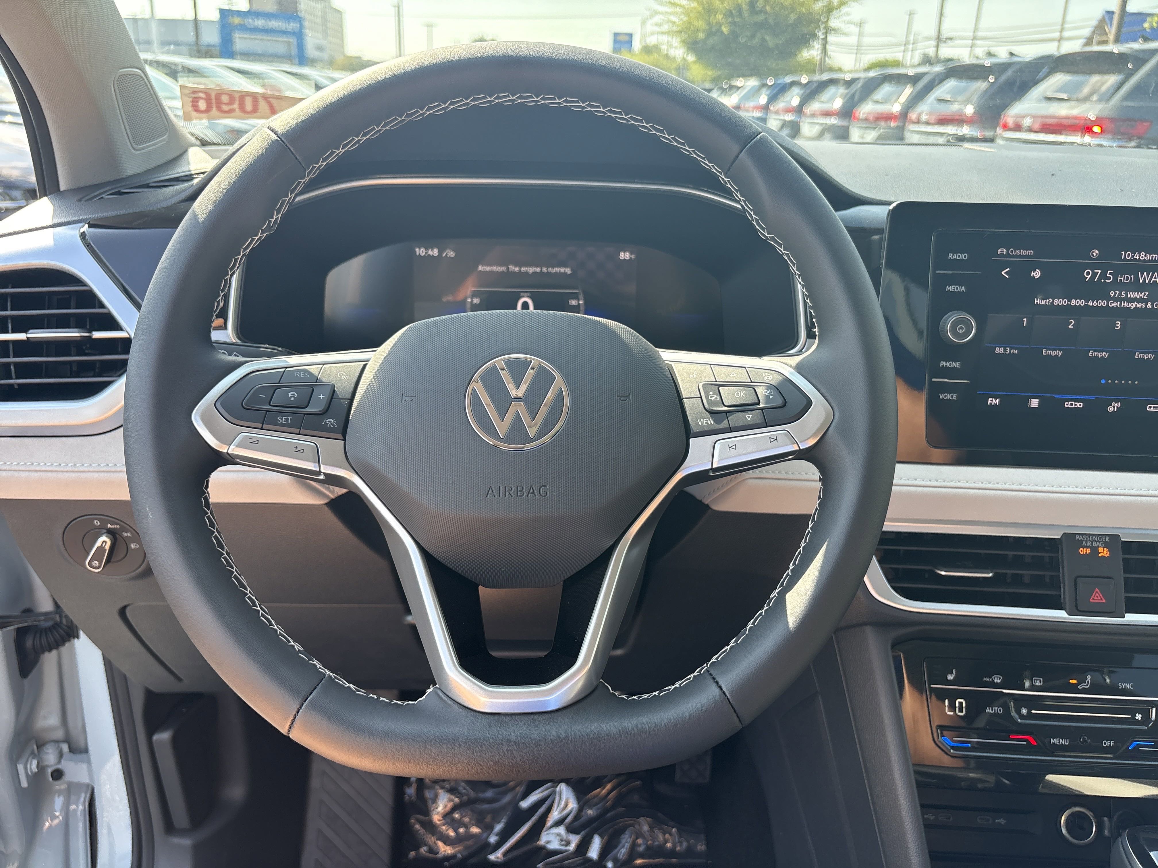 2025 Volkswagen Taos SE photo 2