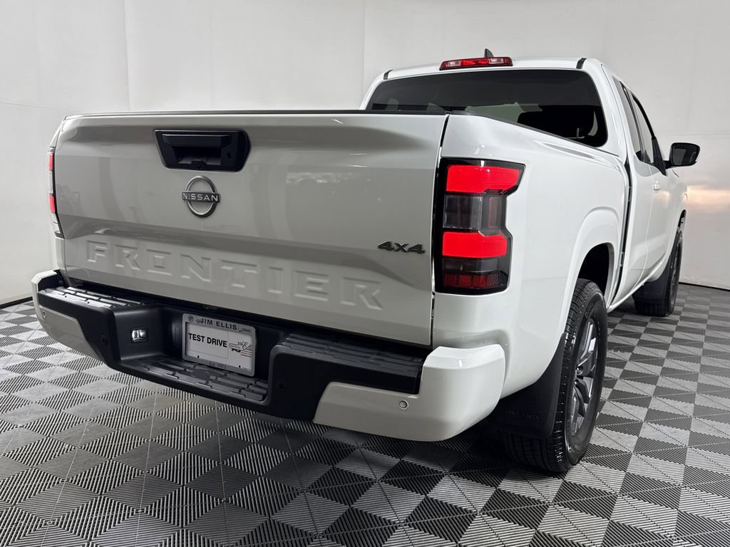 2025 Nissan Frontier SV photo 6