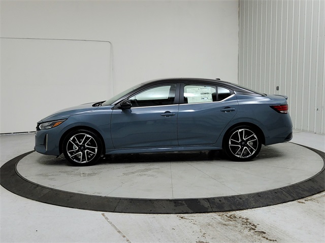 2025 Nissan Sentra SR photo 4