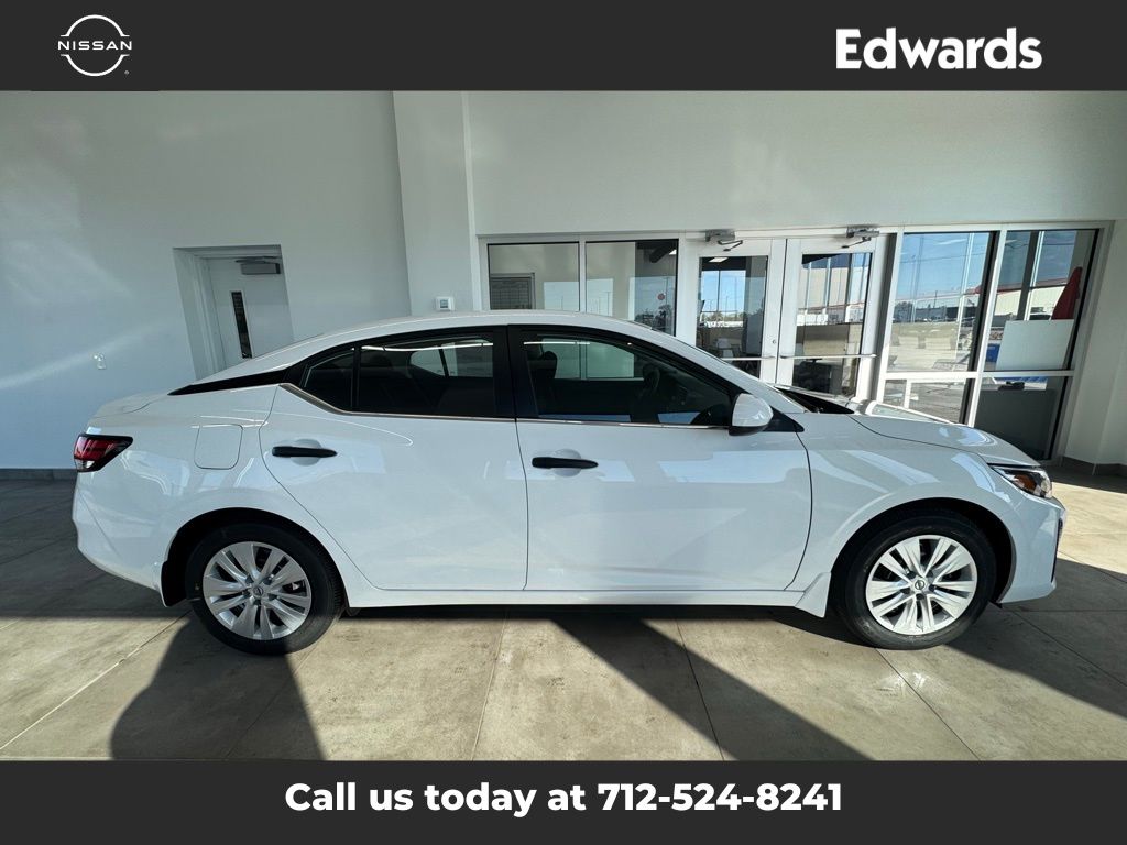 2025 Nissan Sentra S's photo