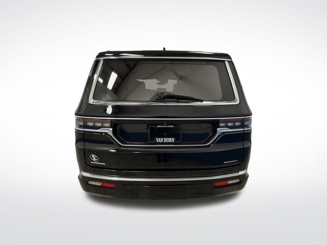 2022 Jeep Grand Wagoneer III photo 13