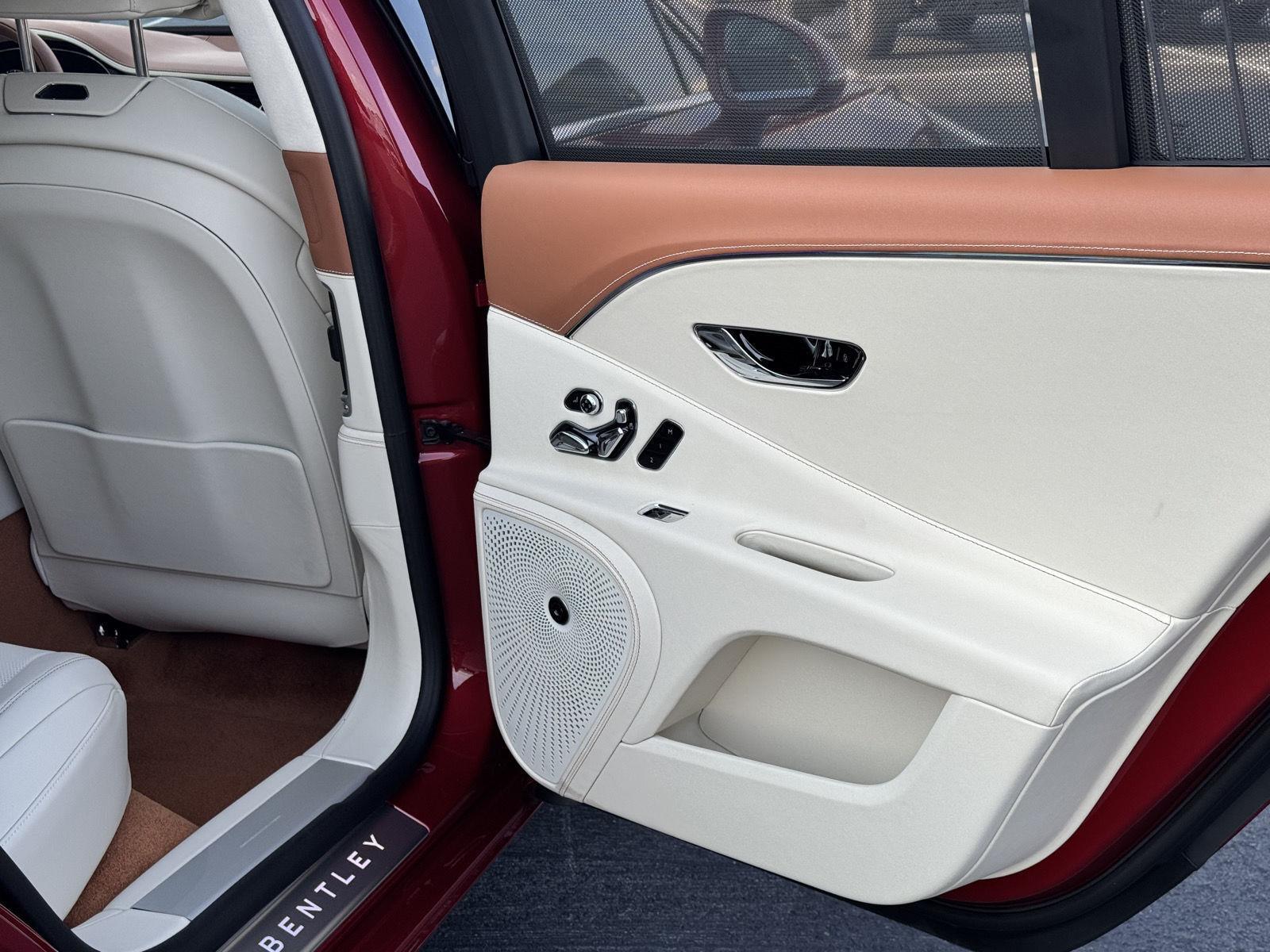 2026 Bentley Flying Spur photo 27