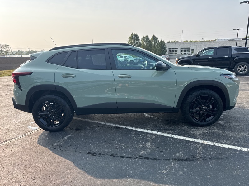 2024 Chevrolet Trax ACTIV photo 2