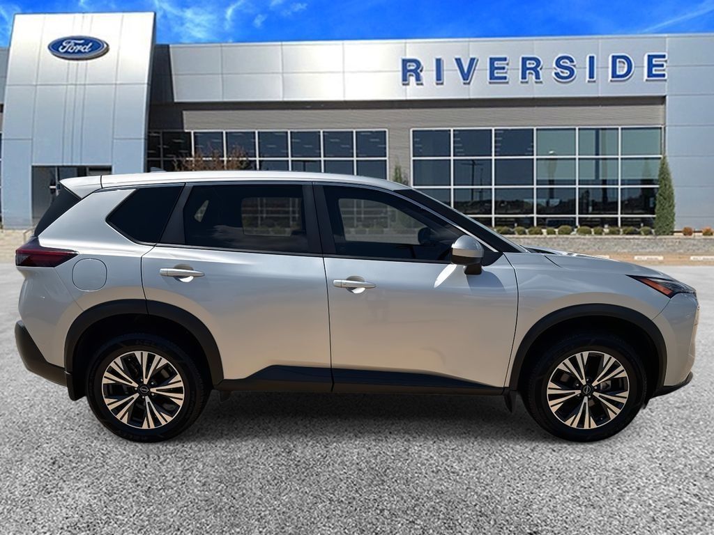 2023 Nissan Rogue SV photo 3