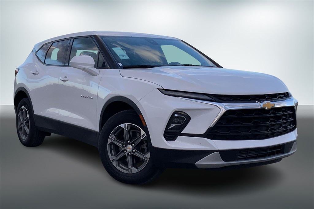 2023 Chevrolet Blazer 2LT photo 3