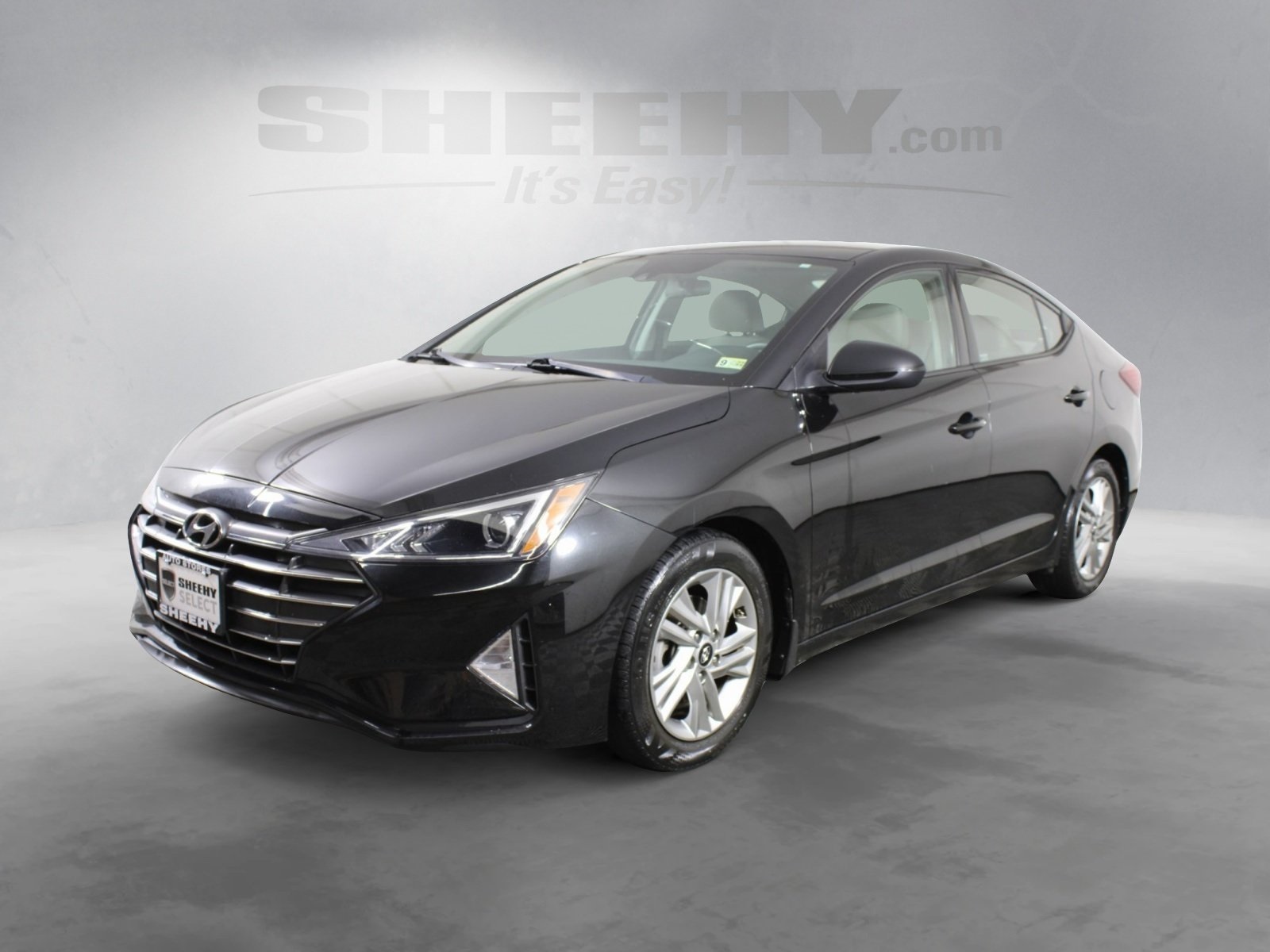 2020 Hyundai Elantra SEL photo 2