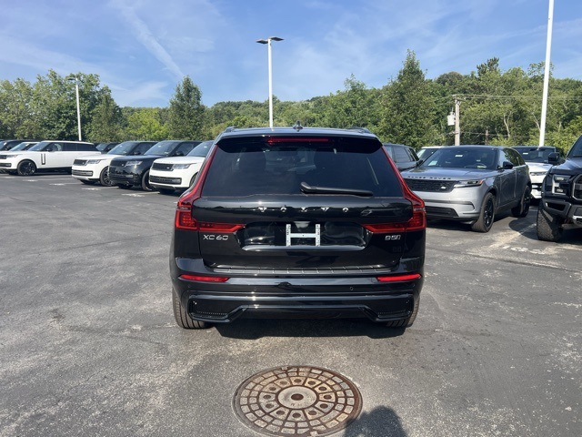 2026 Volvo XC60 B5 photo 3