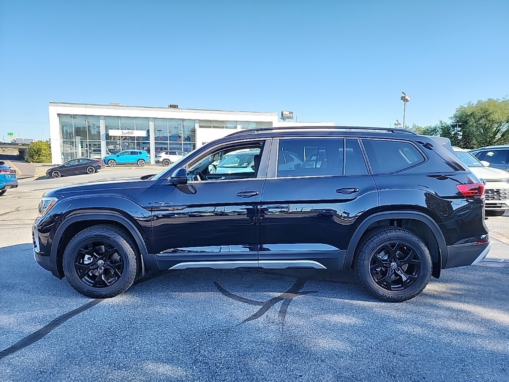 2025 Volkswagen Atlas Peak Edition SE photo 8
