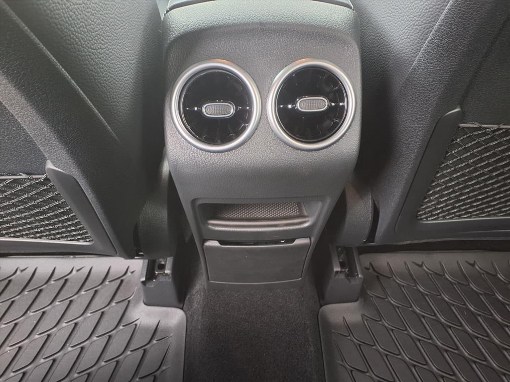 2026 Mercedes Benz GLB 250 4MATIC photo 10