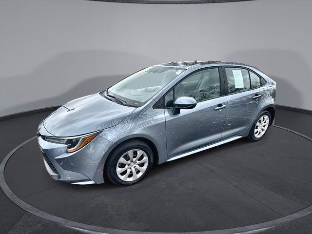 2024 Toyota Corolla LE's photo