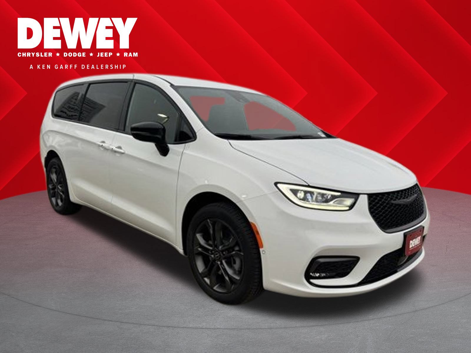 2026 Chrysler Pacifica Select's photo