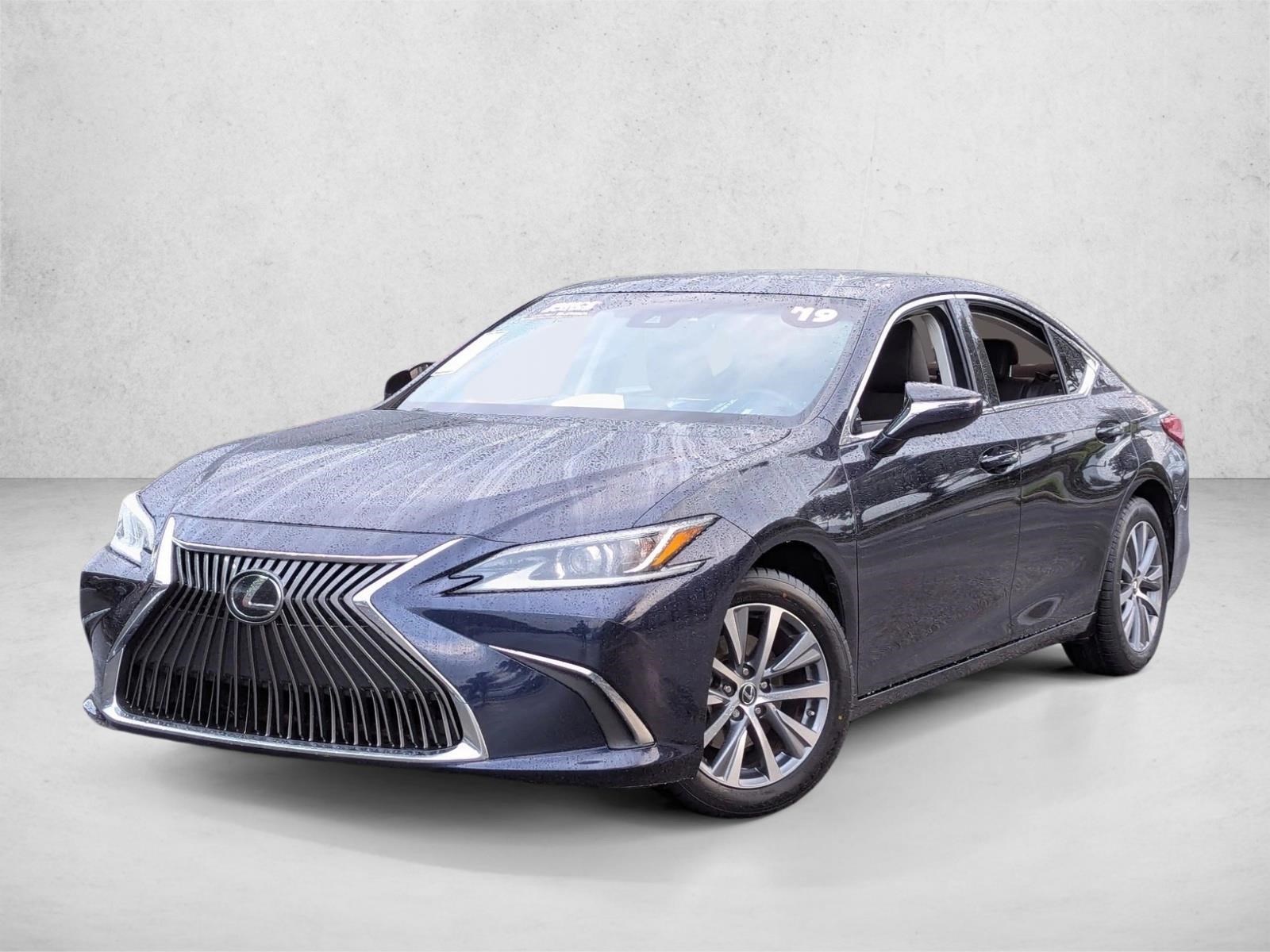 2019 Lexus ES 350's photo