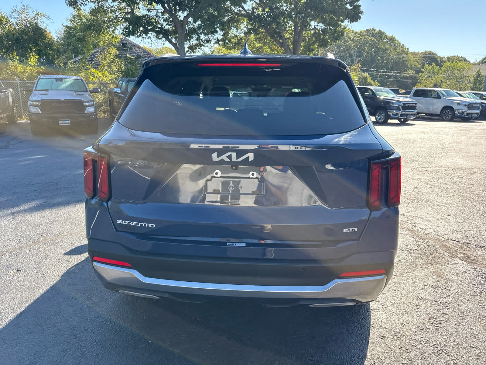2024 Kia Sorento S photo 4