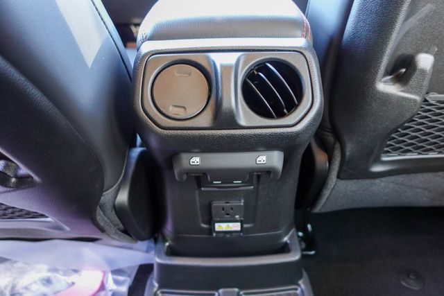 2025 Jeep Wrangler Rubicon photo 24