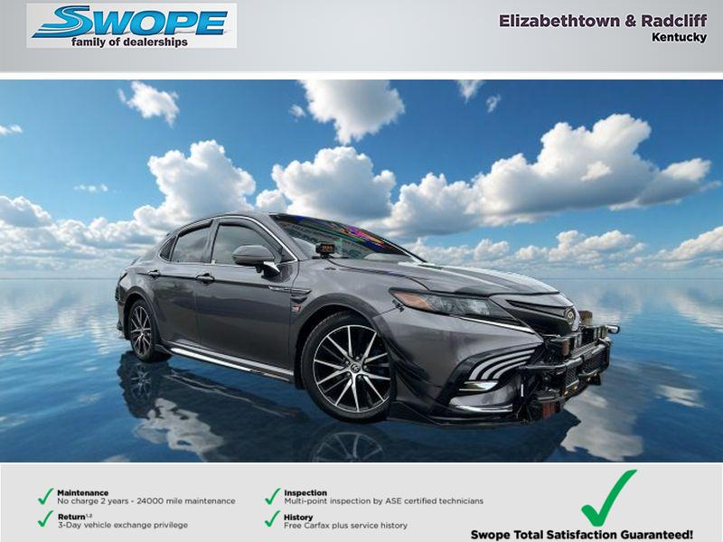 2022 Toyota Camry SE's photo