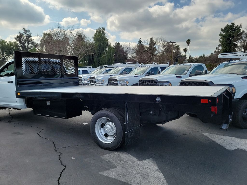 2023 Ram 5500 Tradesman photo 2