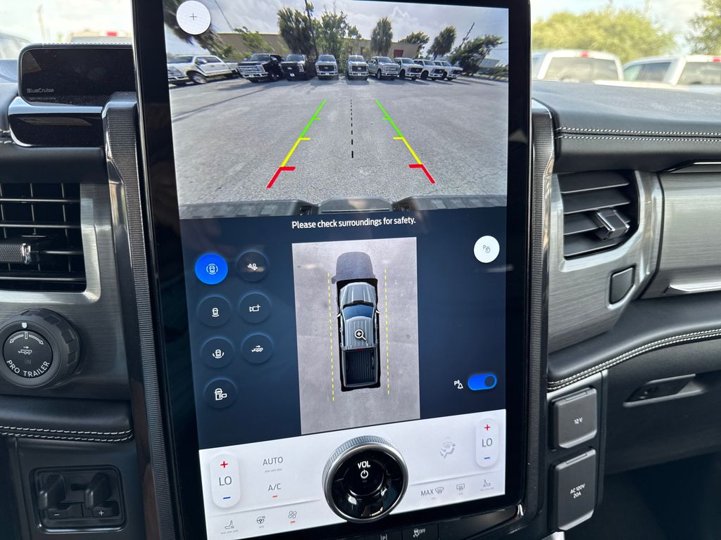 2025 Ford F-150 Lightning Platinum photo 4