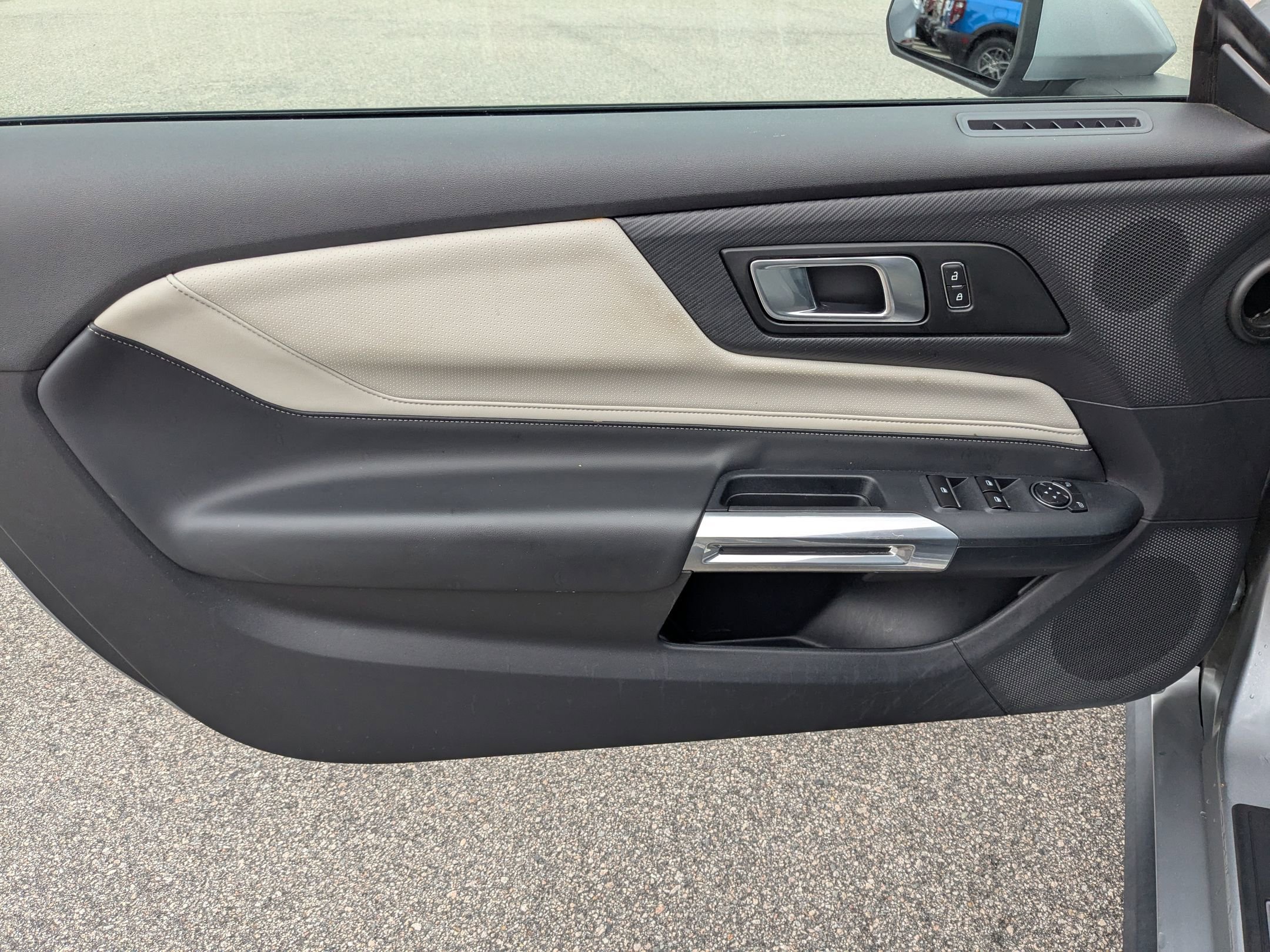 2024 Ford Mustang EcoBoost Premium Convertible photo 12