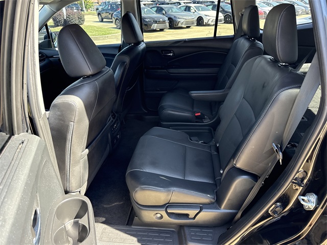 2021 Honda Pilot Touring photo 14