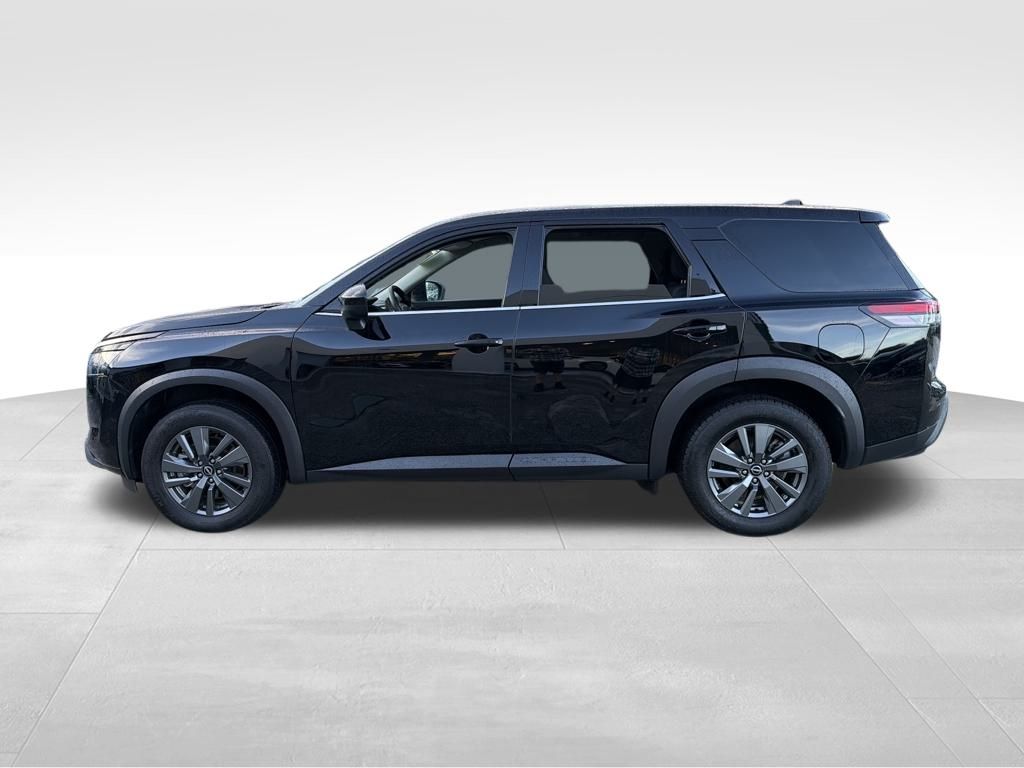 2024 Nissan Pathfinder S photo 4