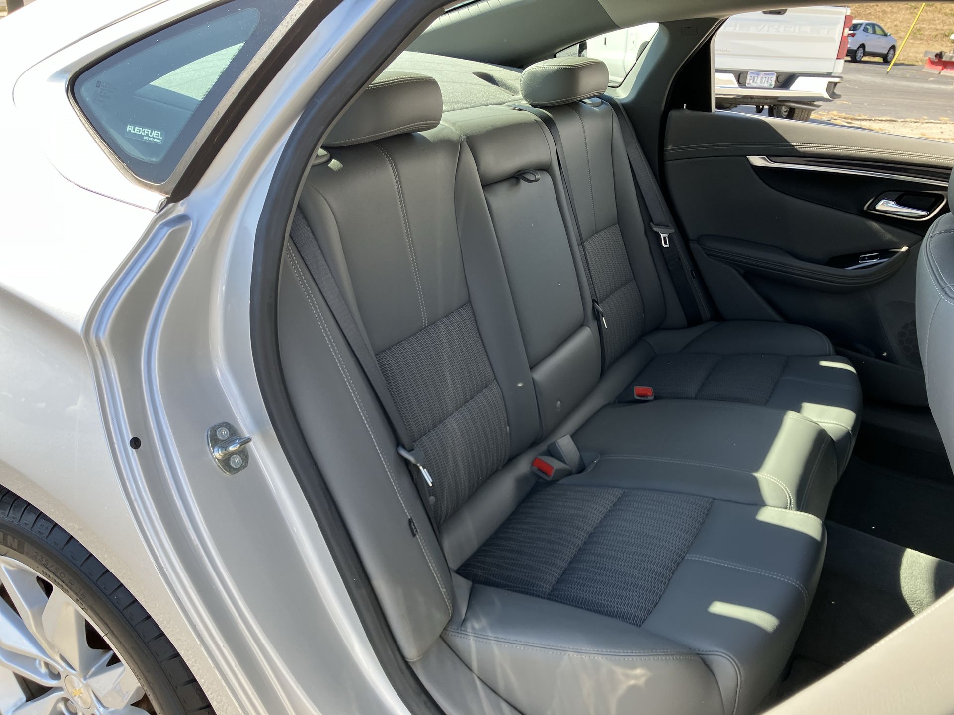 2017 Chevrolet Impala 1LT photo 13
