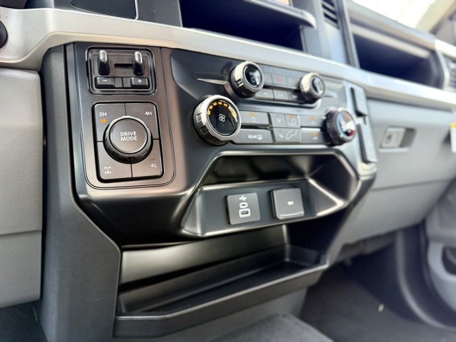 2025 Ford F-350 XL photo 24