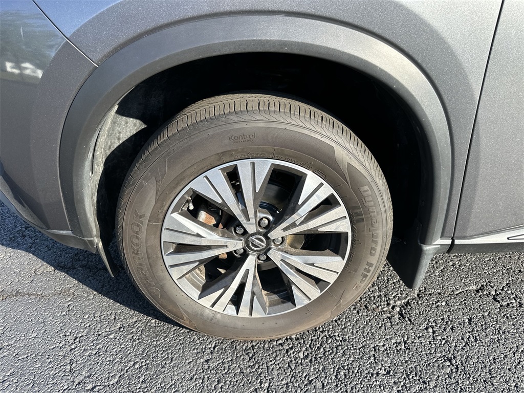 2021 Nissan Rogue SV photo 10