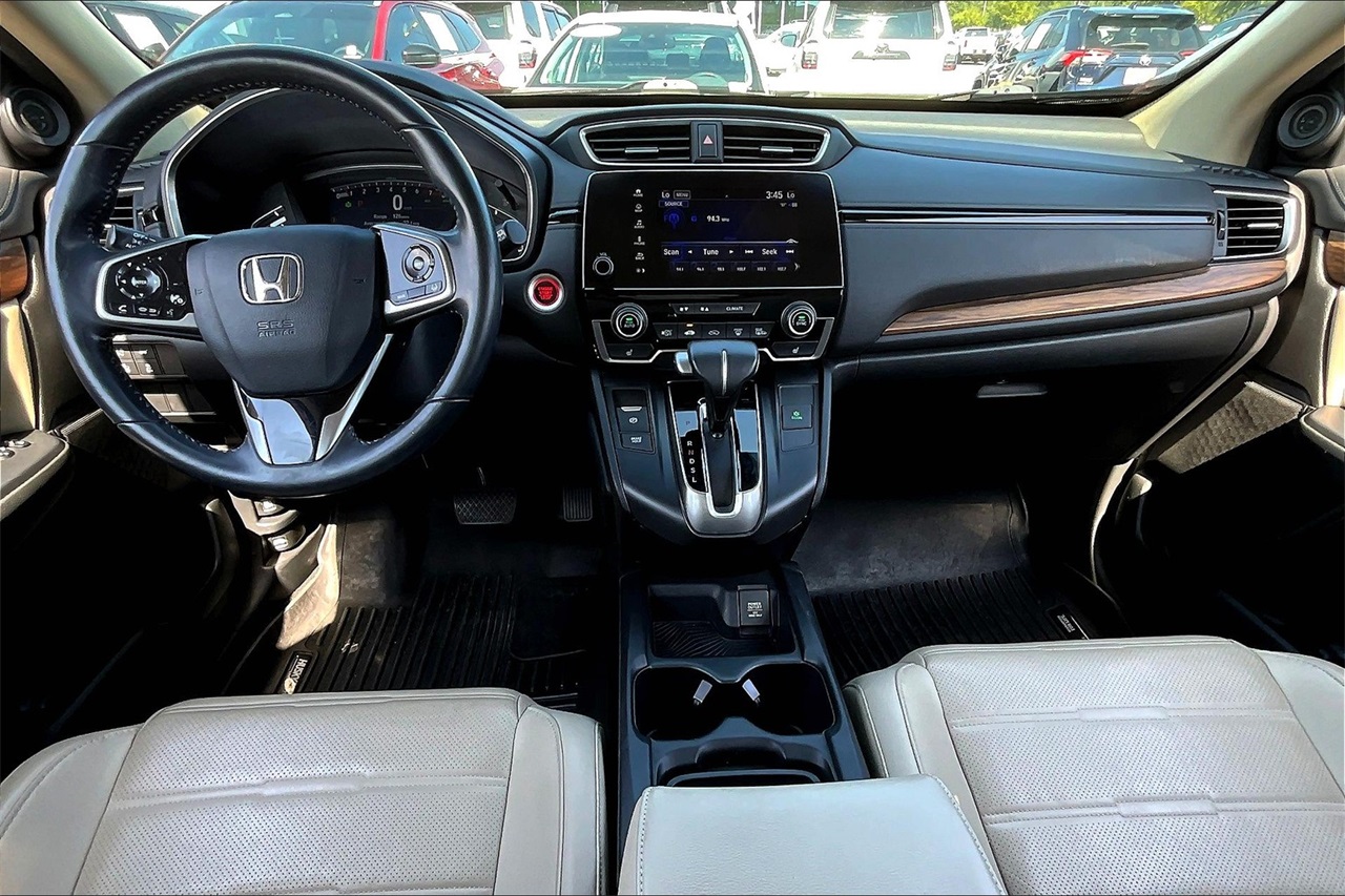 2019 Honda CR-V Touring photo 4
