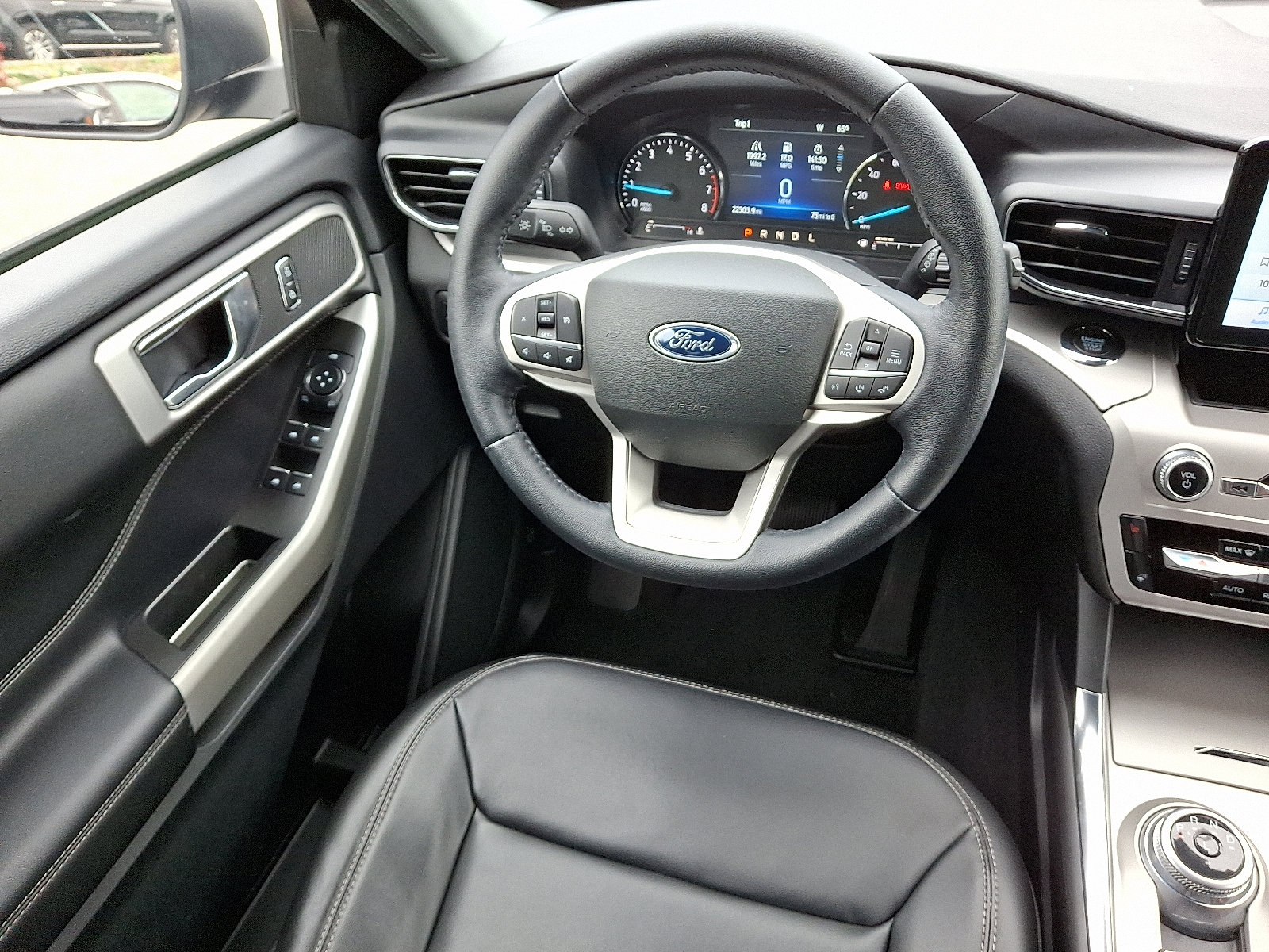 2022 Ford Explorer XLT photo 14