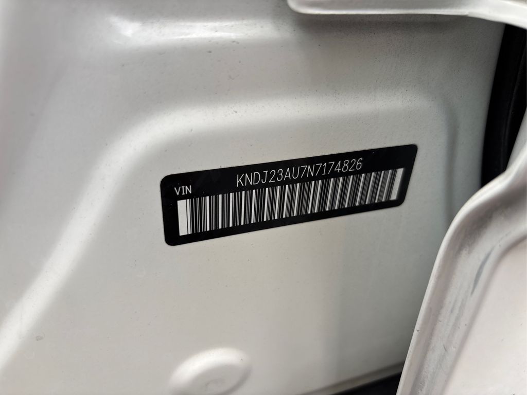 2022 Kia Soul LX photo 12