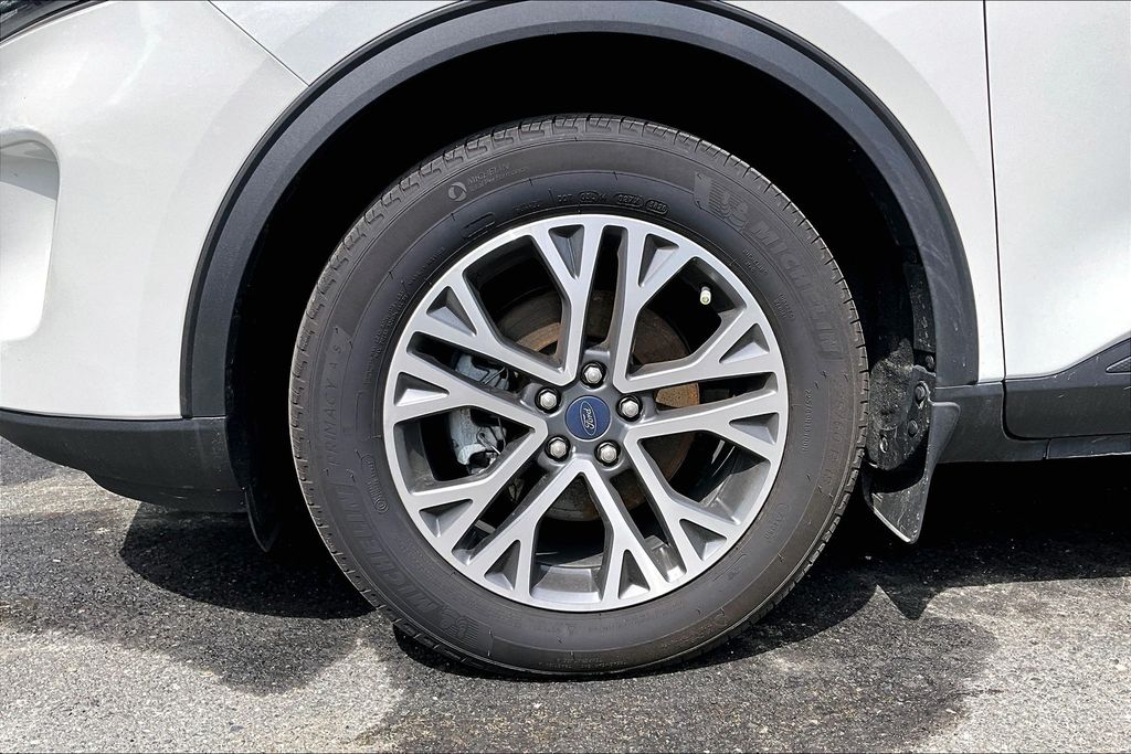 2021 Ford Escape SEL photo 8