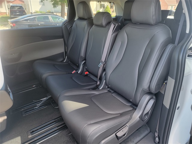 2026 Kia Carnival EX photo 12