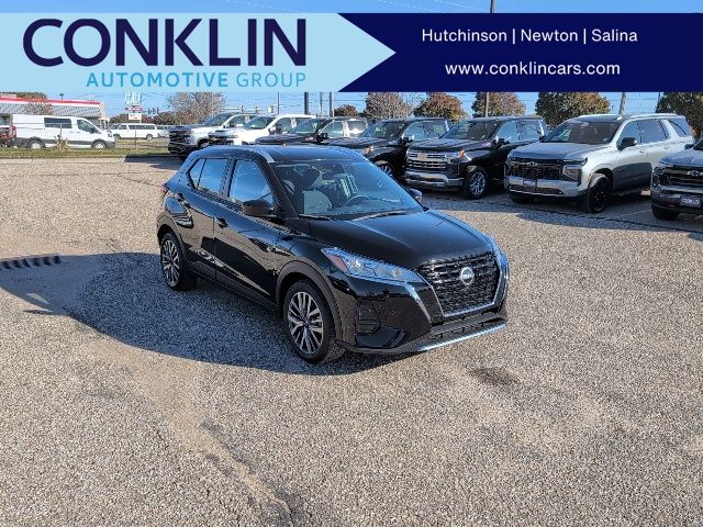 2024 Nissan Kicks SV's photo