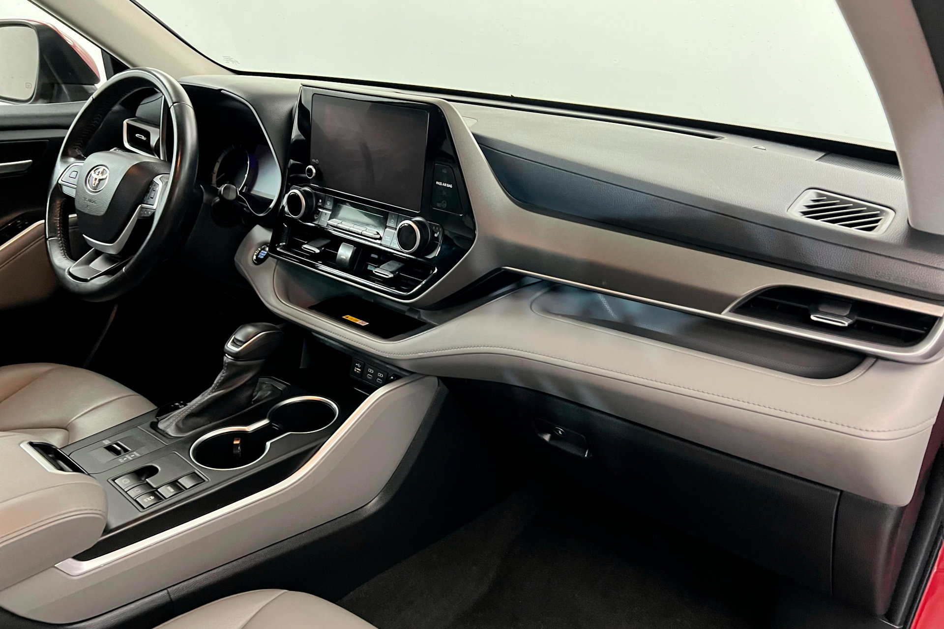 2023 Toyota Highlander XLE photo 25