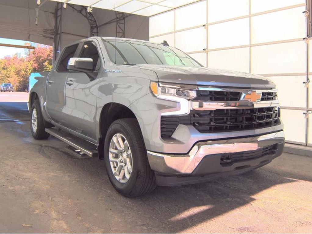 2024 Chevrolet Silverado 1500 LT photo 4