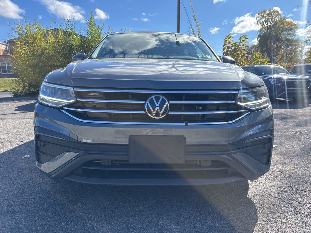 2023 Volkswagen Tiguan SE photo 2