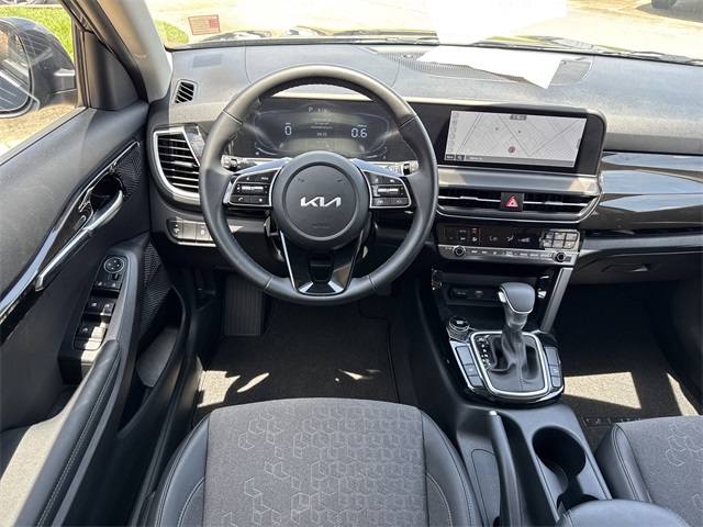 2025 Kia Seltos S photo 14