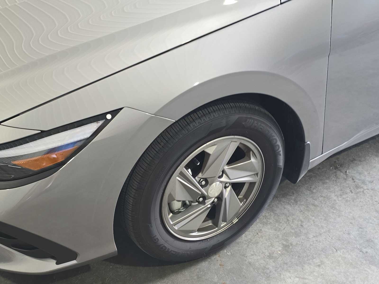2025 Hyundai Elantra SE photo 16