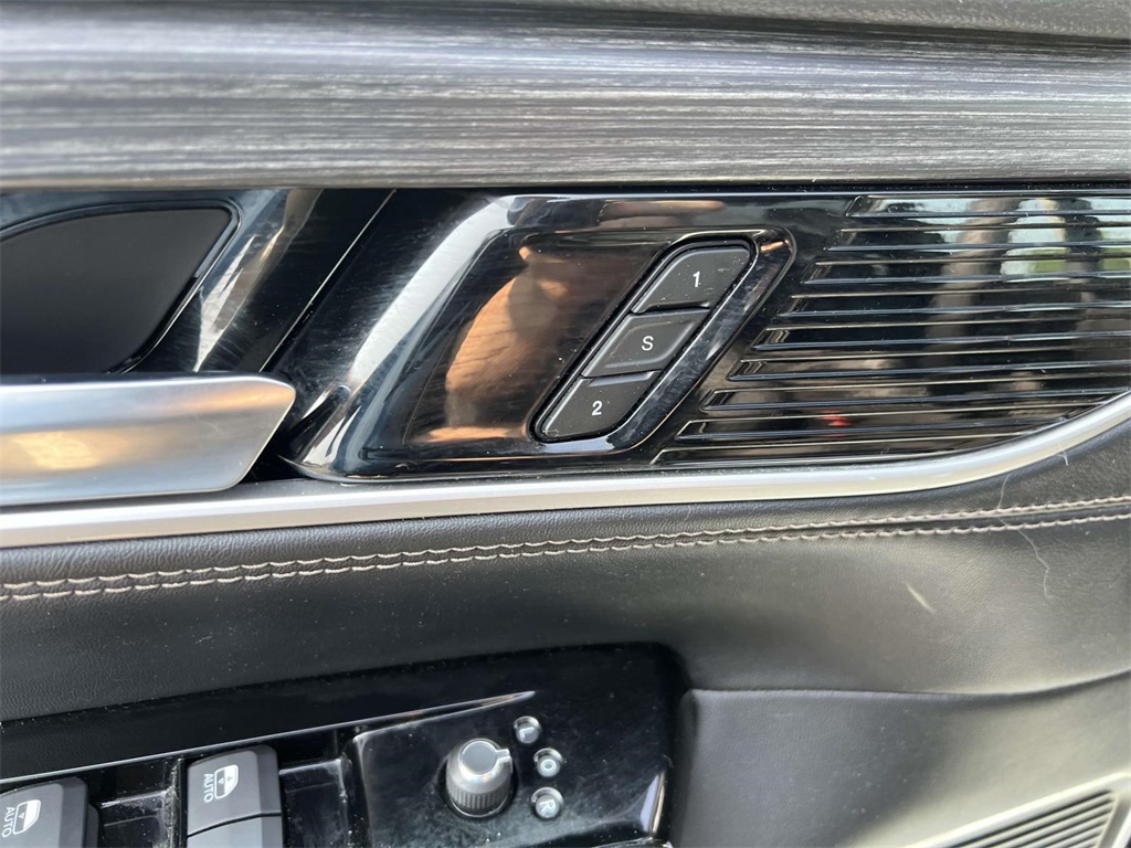 2024 Jeep Wagoneer L Series II photo 15