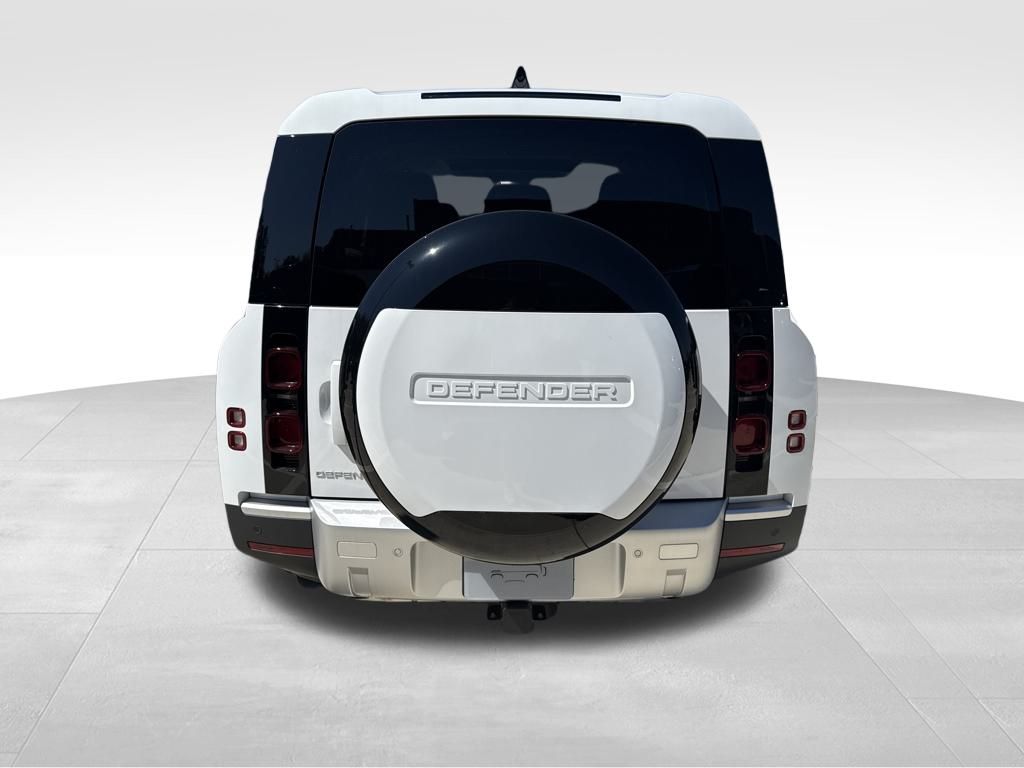 2025 Land Rover Defender 130 S photo 21