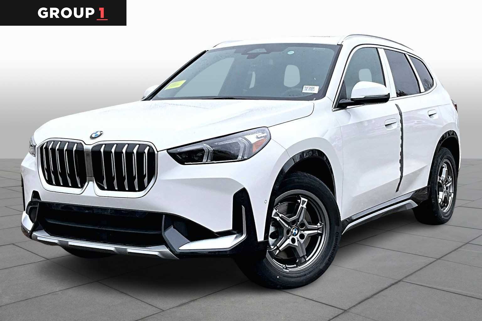 2026 BMW X1 28i's photo