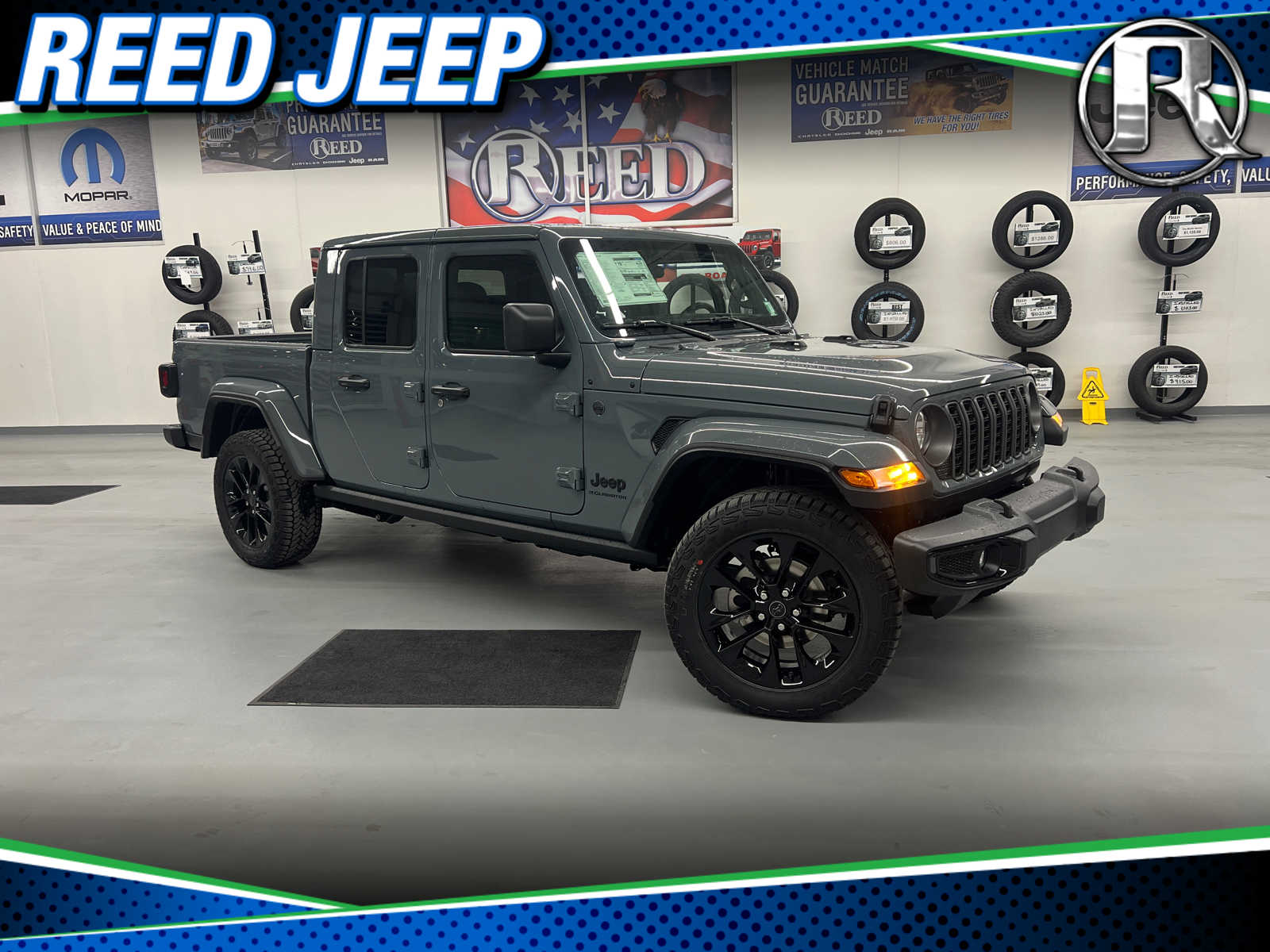 2025 Jeep Gladiator Sport photo 2