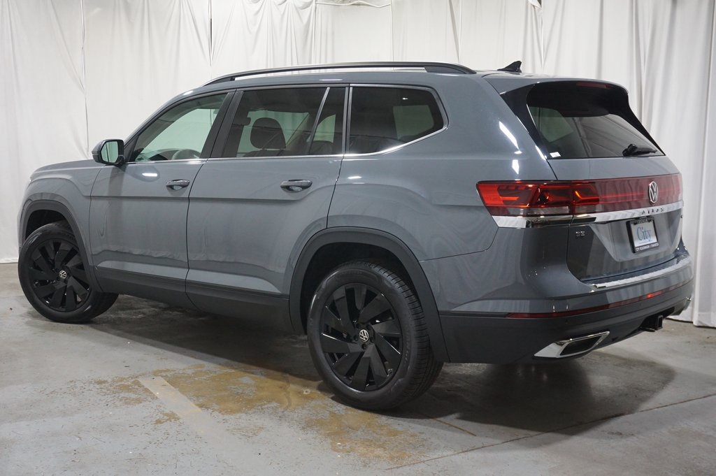 2025 Volkswagen Atlas SE Technology photo 3